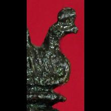 Epingle en bronze avec deux oiseaux